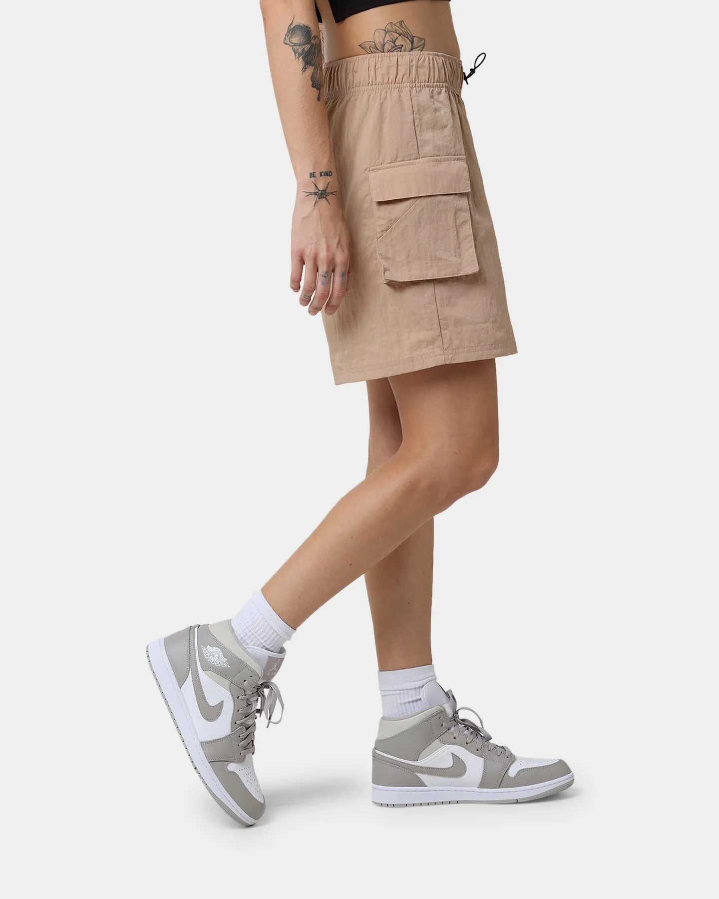 Nike Women's Sportswear Woven High-Rise Shorts Hemp